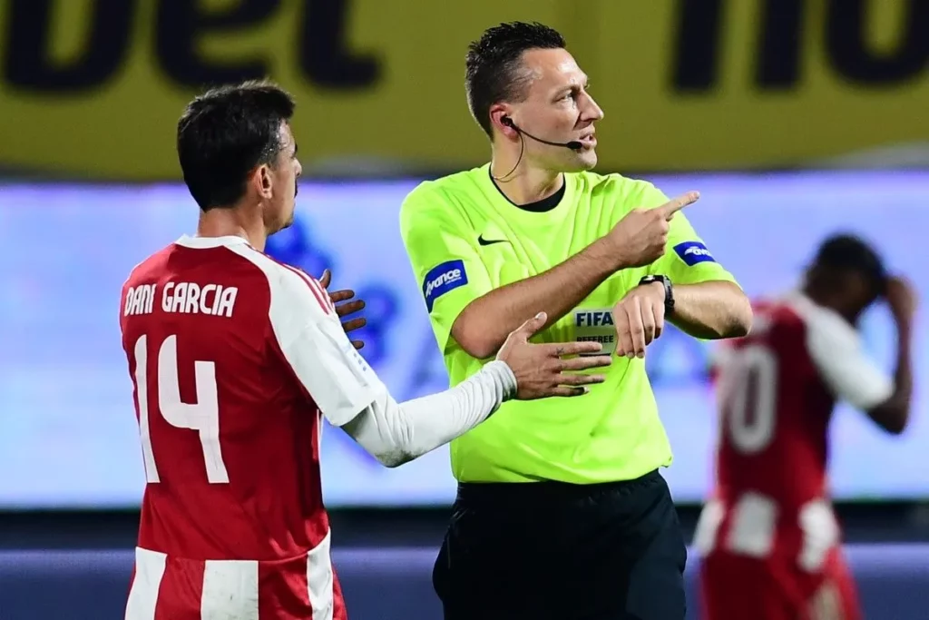 Επίθεση Ολυμπιακού για τη διαιτησία: «Όσο κι αν προσπαθούν, δεν θα μας σταματήσουν»