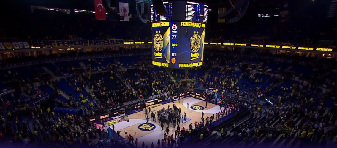 «Ντου» των οπαδών της Φενέρ στον διαιτητή - Τι αναφέρει το φύλλο αγώνος