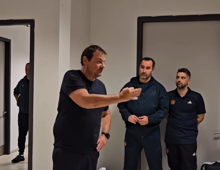 Αταμάν: Η συγκλονιστική ομιλία στους παίκτες μετά το Φενέρ-Παναθηναϊκός