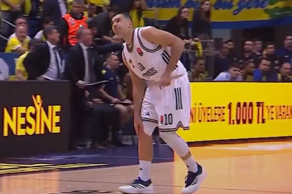 Συναγερμός στον Παναθηναϊκό με Κώστα Σλούκα (vid)