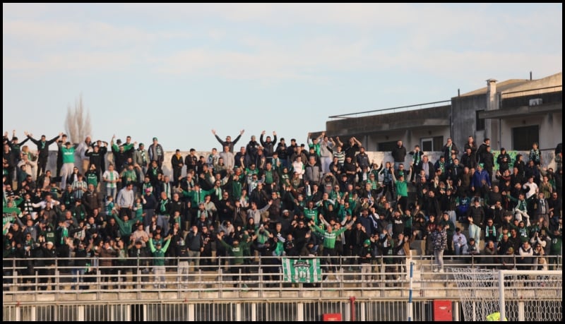 Ισχυρή η παρουσία των οπαδών του Παναθηναϊκού στην Καβάλα