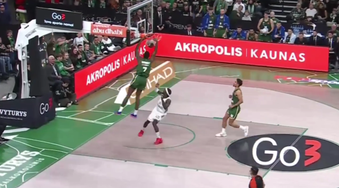 Ζαλγκίρις - Παναθηναϊκός: Αντιαθλητικό από τον Ναν - Η «άσχημη» πτώση του Ράιτ (vid)