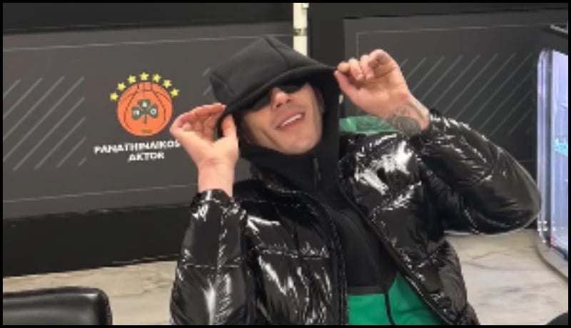 Φωτογραφία με τριφύλλι από τον τράπερ DAIMA στο Telekom Center Athens (pic)