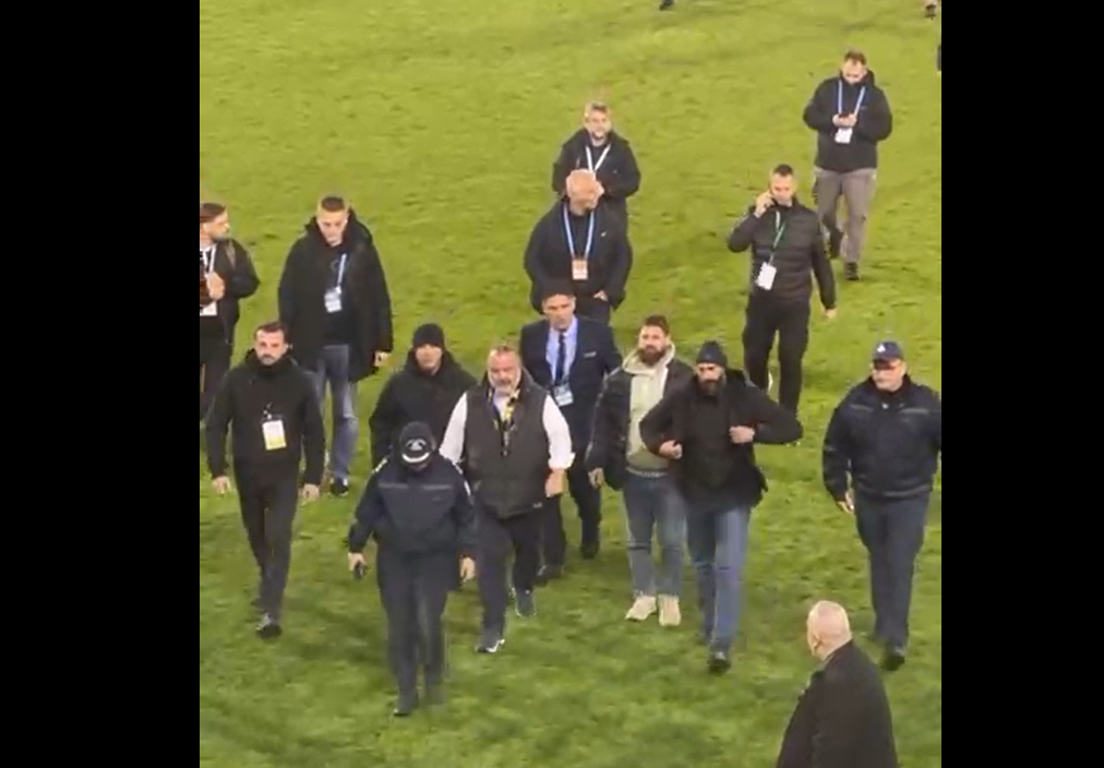 Βίντεο: Συνθήματα κατά Ηλιόπουλου - Η αντίδρασή του