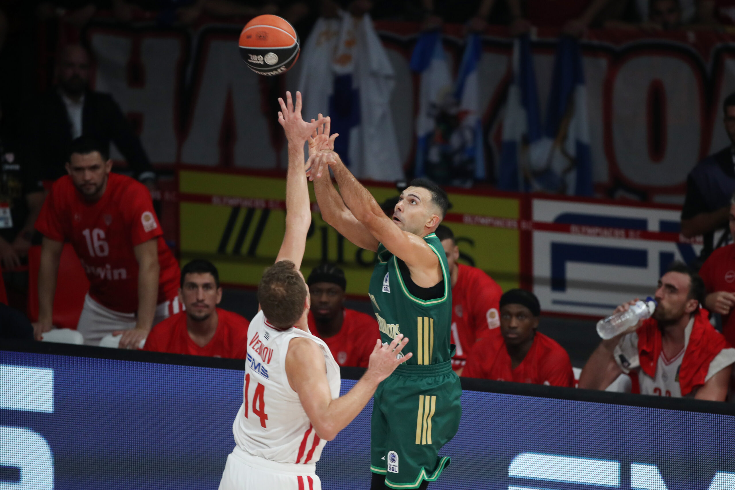 Του χαλάει την… χρονιά και μένει σταθερά σε τροχιά κορυφής!