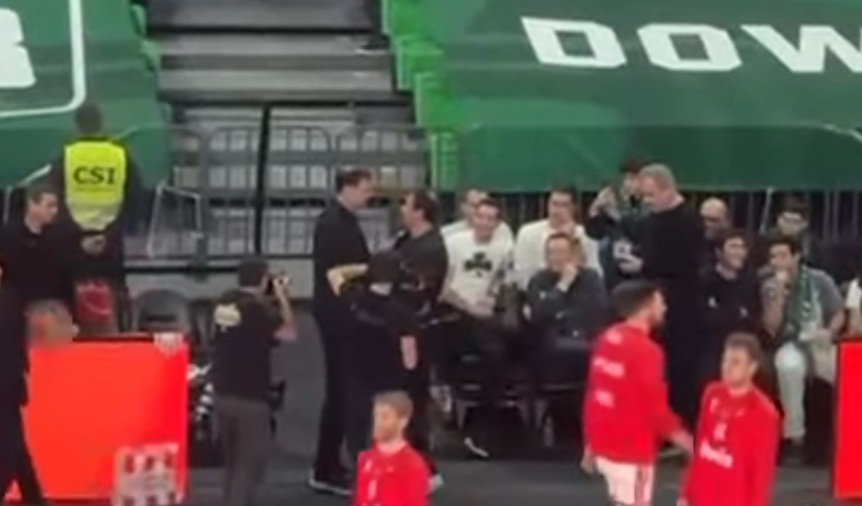 Παναθηναϊκός - Ολυμπιακός: Η χειραψία Αταμάν - Μπαρτζώκα (vid)