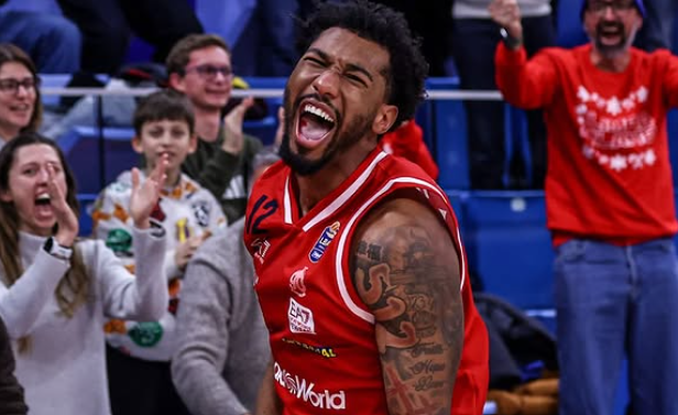 Η Αρμάνι Μιλάνο νίκησε at the buzzer πριν τη «μάχη» με τον Παναθηναϊκό! (vid)