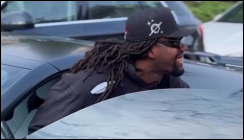 Αυτό είναι το νέο αμάξι του Λεσόρ: Πόσο κοστίζει και γιατί λέγεται «Batmobile»