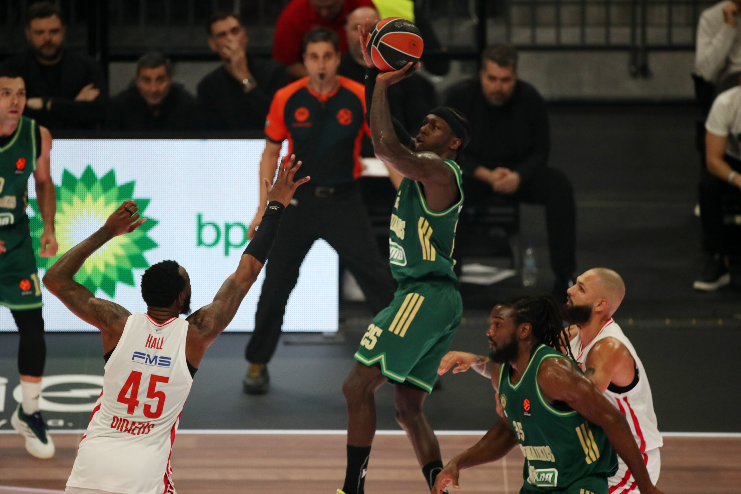 Αντεπίθεση τώρα με σερί που δείχνει κούπα!