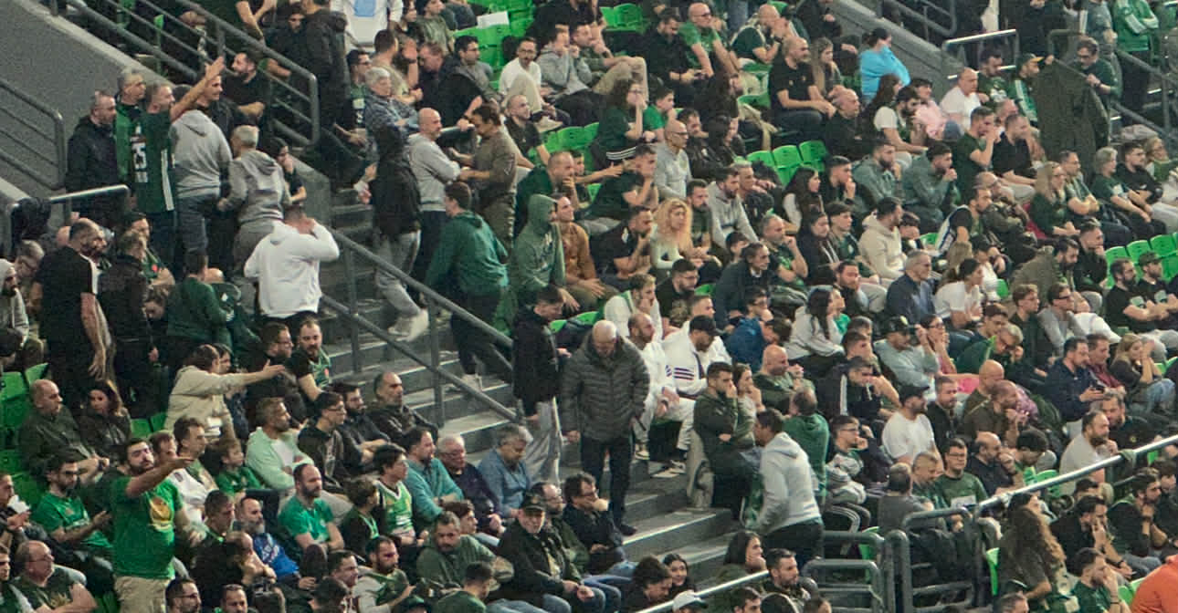 Παναθηναϊκός - Αρμάνι Μιλάνο: Αποδοκιμασίες και αποχωρήσεις από το ΟΑΚΑ