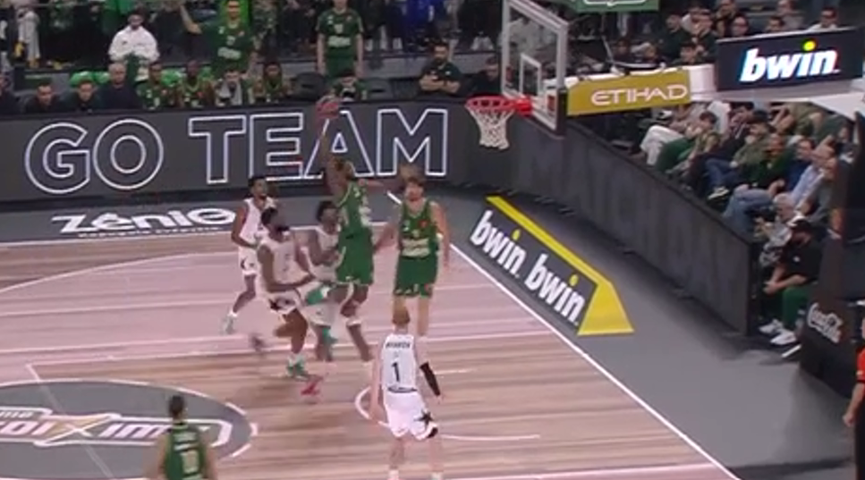 Παναθηναϊκός - Αρμάνι Μιλάνο: Το τρομακτικό κάρφωμα του Φαρίντ (vid)