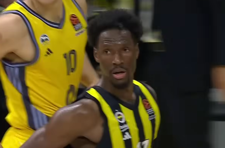 «Αρνητικός ο Χέιζ Ντέιβις, επιμένει ο Παναθηναϊκός Aktor»