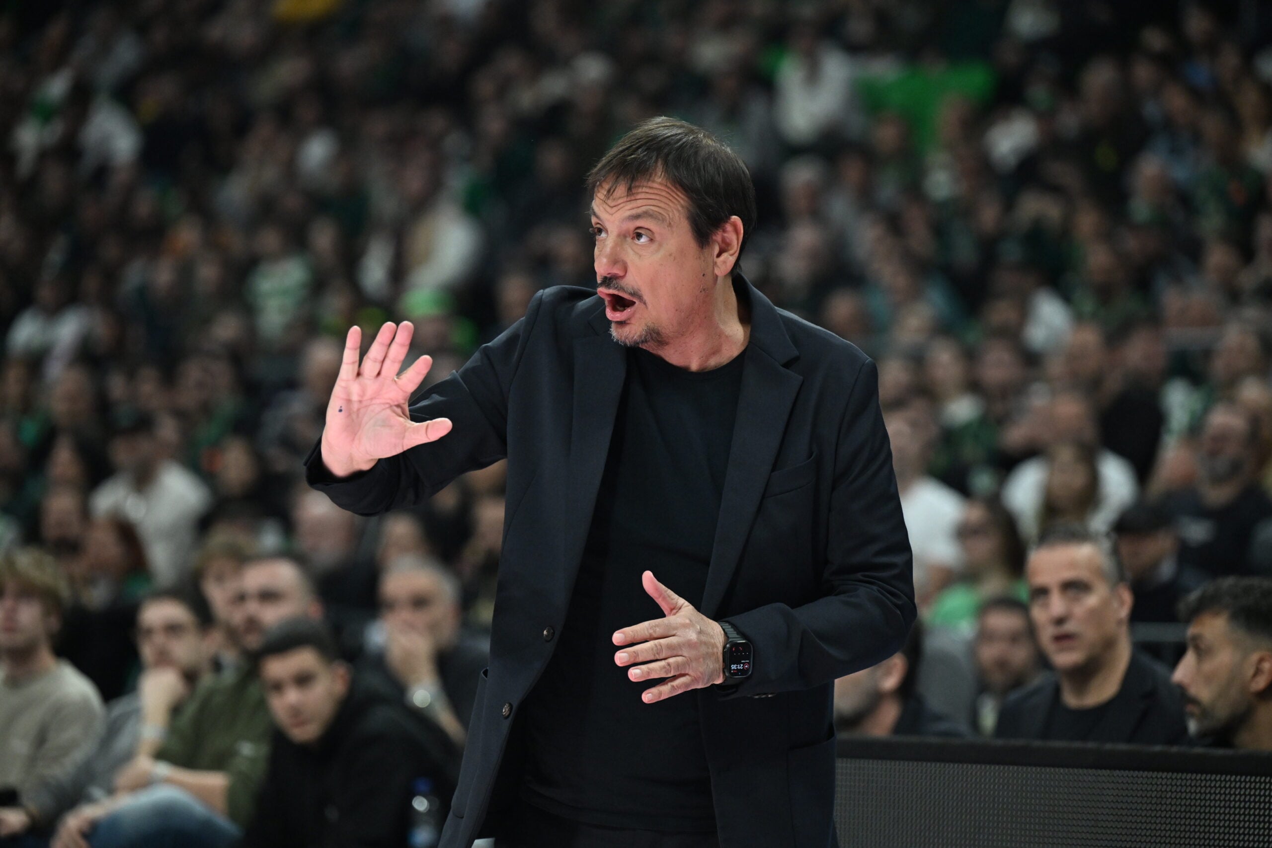 Αταμάν στη συν. Τύπου: «Γι΄αυτό είπα για αποχώρηση - Αυτό με ενόχλησε - Μίλησα με Γιαννακόπουλο»