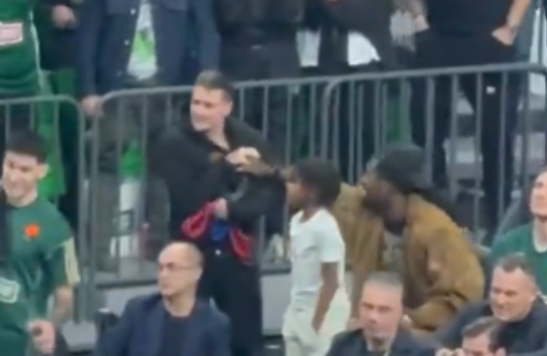 Παναθηναϊκός: Ο Λεσόρ άρπαξε τον φροντιστή και τραγούδησε το «Βουντού» (vid)