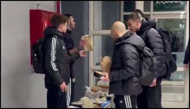 Παναθηναϊκός - Βίρτους Μπολόνια: Οι Ιταλοί έφαγαν σουβλάκια μετά την ήττα! (vids)