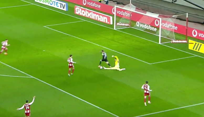 Ολυμπιακός - ΠΑΟΚ: Ο Μύθου εξέθεσε τον Τζολάκη στο 0-1 του ΠΑΟΚ (vid)