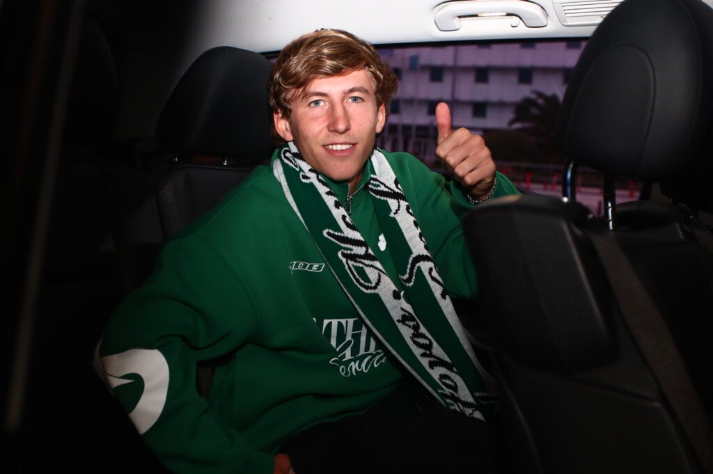 Φωτογραφίες: Η άφιξη του Αντίνο για τον Παναθηναϊκό