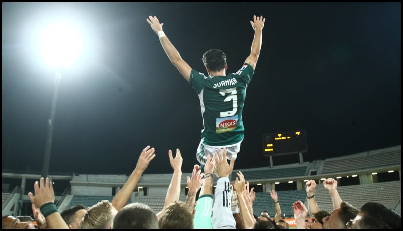 Συγκινητικός ο Χουάνκαρ: «Πρόσεχε τη φανέλα μου» (pic)