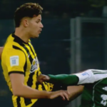 «Σφαγή» στην OPAP Arena: Πεντακάθαρο φάουλ στον Τεττέη πριν το γκολ του Γιόβιτς