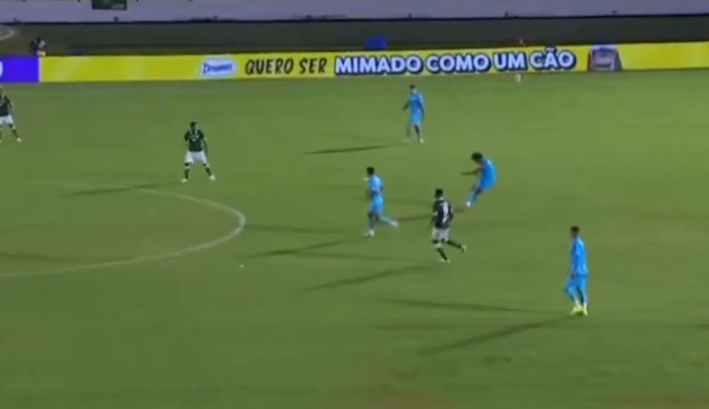 Απίθανη μπαλιά από την άμυνα ο Αράο, γκολ με τρεις επαφές η Σάντος (vid)