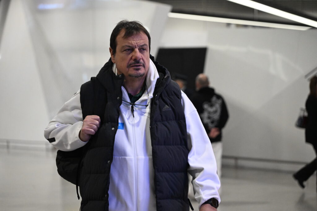 Δεν μίλησε κατά την αναχώρηση του Παναθηναϊκού ο Εργκίν Αταμάν