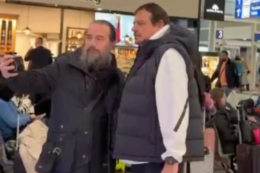 Παναθηναϊκός: Ιερέας ζήτησε selfie από τον Αταμάν στο αεροδρόμιο (vid)