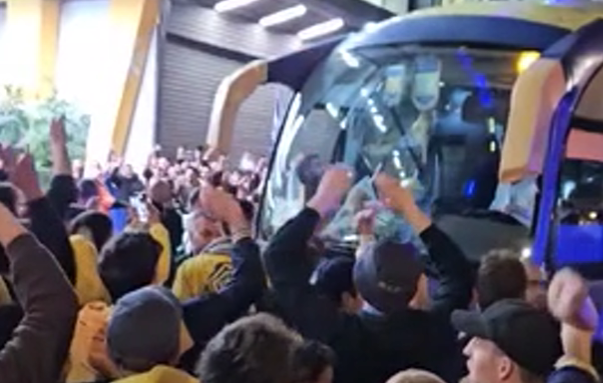 «Επίθεση» οπαδών Μακάμπι στο πούλμαν του Παναθηναϊκού: «Άντε γ@@@ Αταμάν!» (vid)