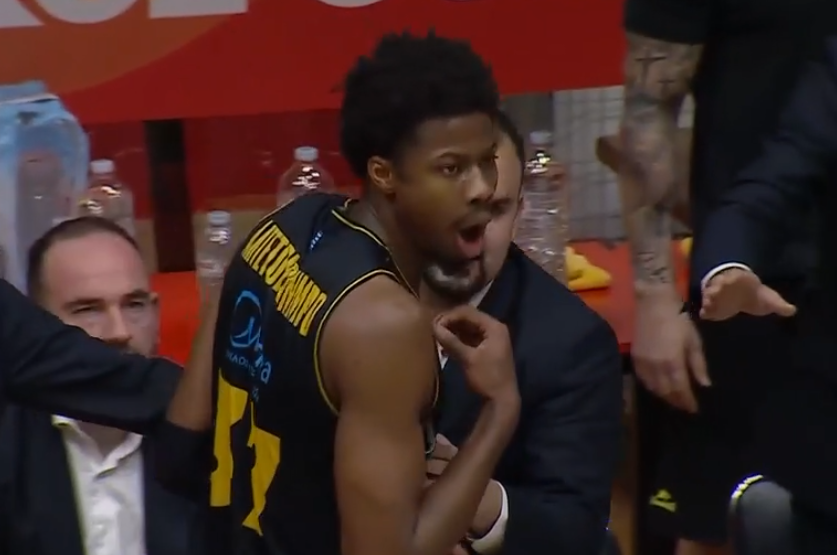 Απέβαλε τον Αντετοκούνμπο η Τσαρούχα - Η αντίδρασή του (vid)