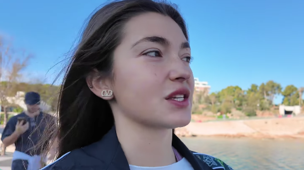 Παναθηναϊκός: Η κόρη του Ντιέγκο Αλόνσο μένει στη Βουλιαγμένη και έγινε Youtuber (vid)