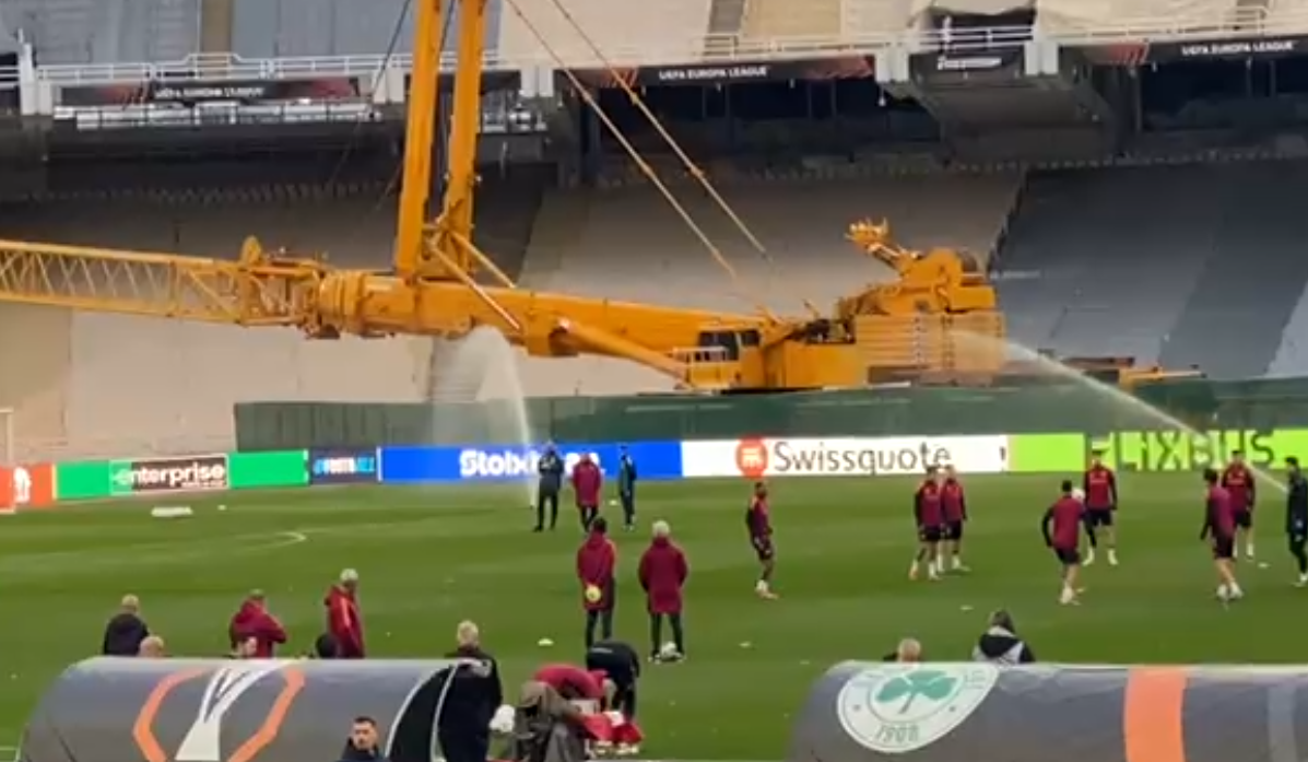 Ιταλικά ΜΜΕ: «Το ΟΑΚΑ είναι μια καταστροφή με γερανούς και κλειστές κερκίδες!»