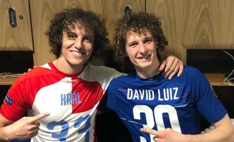 Απίθανη ομοιότητα: Αυτός είναι ο σωσίας του Άλεξ Κραλ (pics)