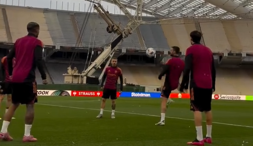 Παναθηναϊκός: Στην Ελλάδα η Ρόμα - Κατευθείαν για προπόνηση στο ΟΑΚΑ (vid)