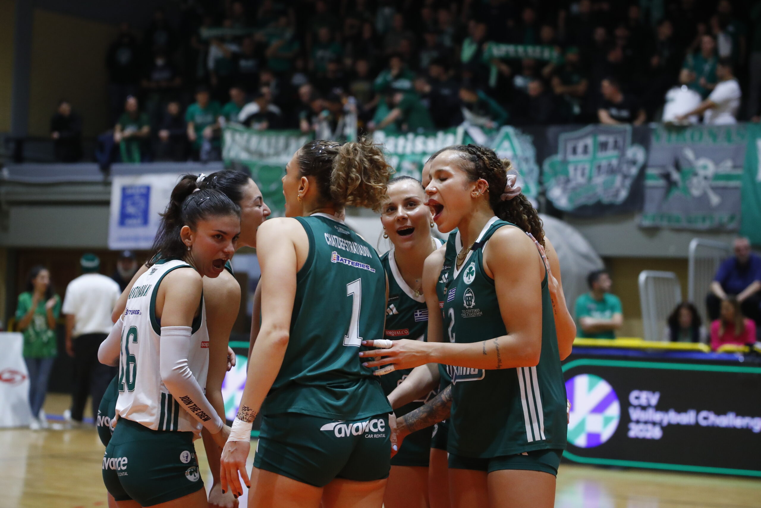 Με μαύρη ταινία ο Παναθηναϊκός στη μνήμη των οπαδών του ΠΑΟΚ (pics)