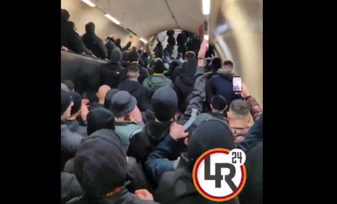 Παναθηναϊκός: Πανικός στο μετρό με οπαδούς της Ρόμα - Τραγούδησαν συνθήματα και του «Τριφυλλιού» (vid)