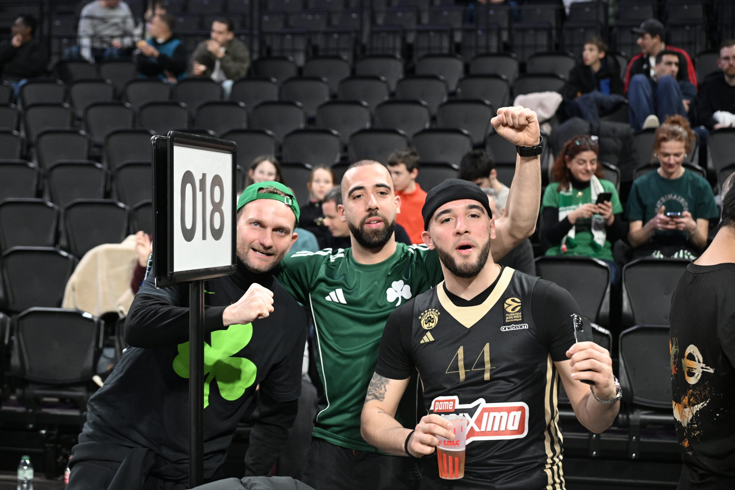 Βιλερμπάν - Παναθηναϊκός: Με υψηλή παρουσία «πράσινων» οπαδών η αναμέτρηση (pics)