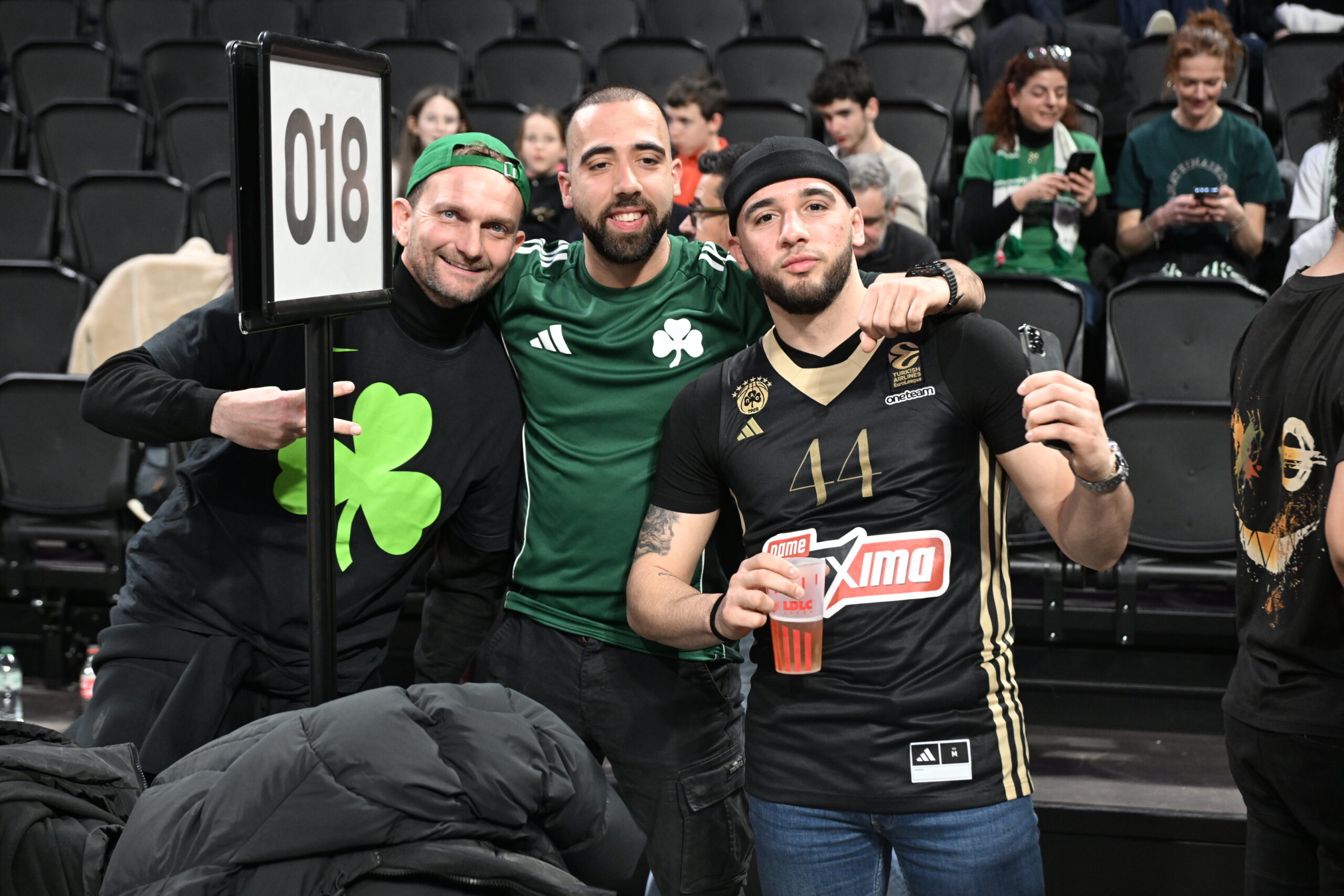 Βιλερμπάν - Παναθηναϊκός: Με υψηλή παρουσία «πράσινων» οπαδών η αναμέτρηση (pics)