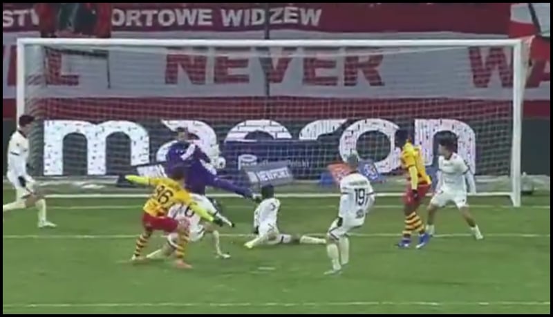 Εφιαλτικό ντεμπούτο για τον Ντραγκόφσκι: Του... έφυγε η μπάλα σε κοντινό σουτ - Δείτε το γκολ (vid)