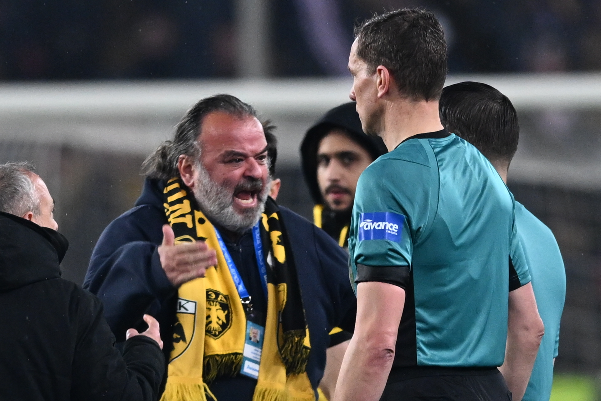 ΑΕΚ - Ολυμπιακός: «Επεισόδιο» με Ηλιόπουλο και Καραπαπά μετά τη λήξη