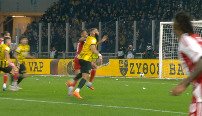 ΑΕΚ - Ολυμπιακός: Ο Μάκελι «έσωσε» τον Ολυμπιακό με πέναλτι στο 90+10 (vid)