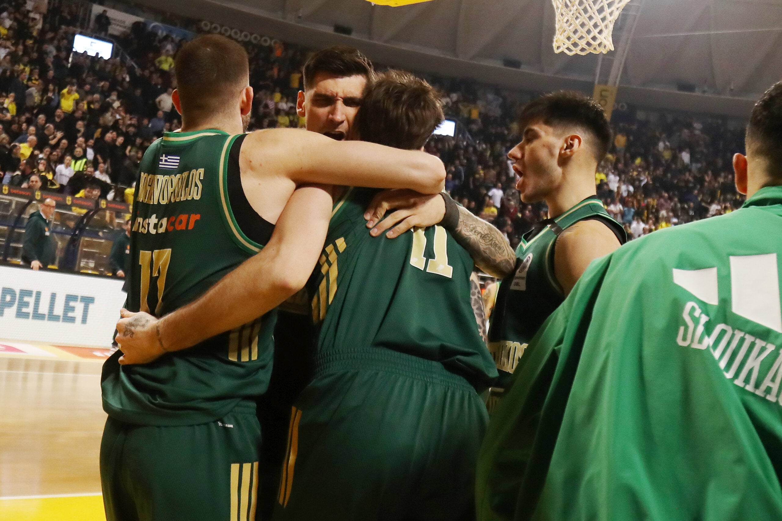 Θα προσκυνήσει και η… Βασίλισσα με τέτοιον Όσμαν!