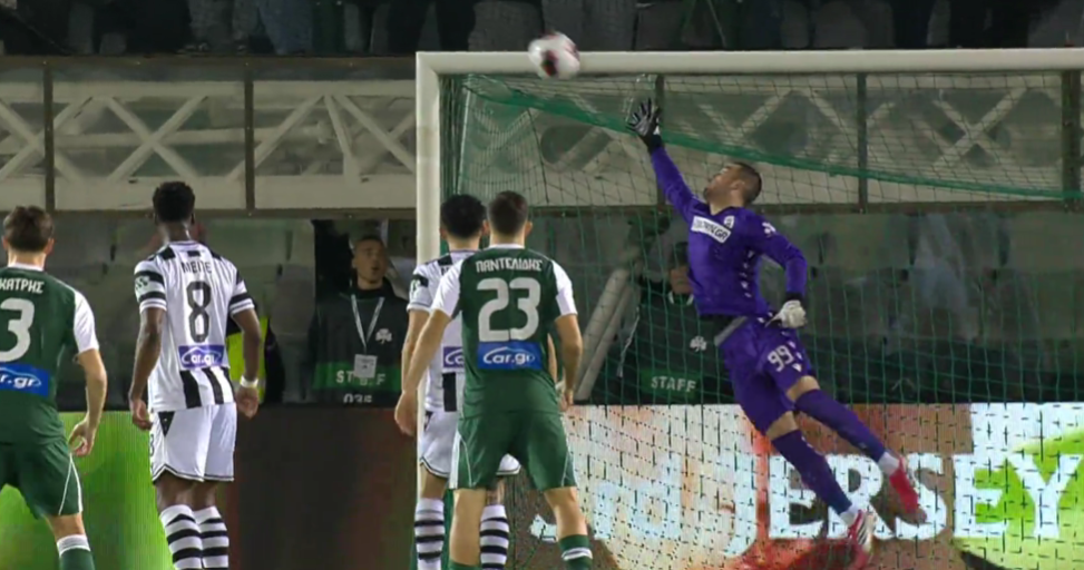 Παναθηναϊκός - ΠΑΟΚ: Η τεράστια απόκρουση του Τσιφτσή στην κεφαλιά του Τεττέη (vid)