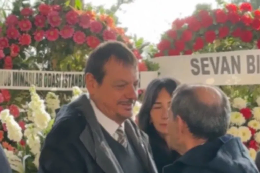 Παναθηναϊκός: Το τελευταίο αντίο στη μητέρα του είπε ο Εργκίν Αταμάν