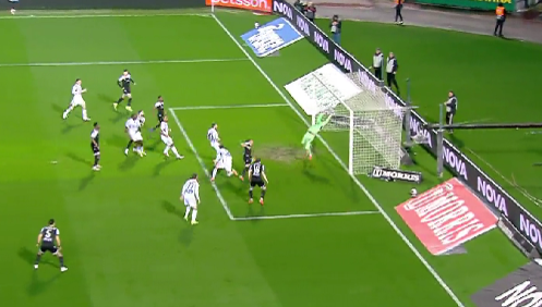 ΠΑΟΚ - Παναθηναϊκός: Απίθανος Λαφόν, σταμάτησε την καρφωτή κεφαλιά του Γιακουμάκη (vid)