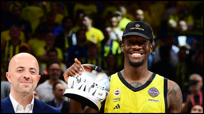 Η επική ατάκα της Ζαλγκίρις για τη μεταγραφή του Χέιζ-Ντέιβις στον Παναθηναϊκό (pic)