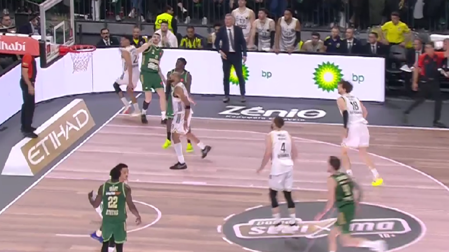 Παναθηναϊκός - Φενερμπαχτσέ: Στην εξίσωση ο Ρογκαβόπουλος με πέντε σερί πόντους (vid)