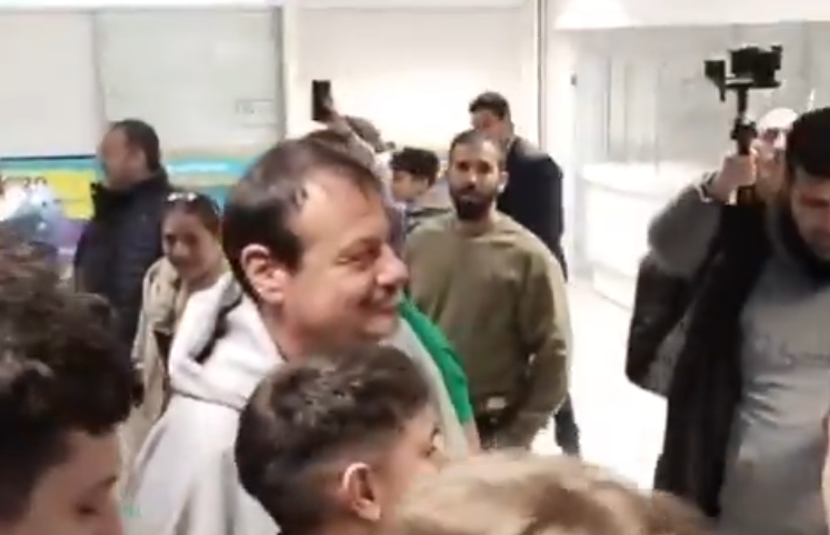 Παναθηναϊκός: «Επίθεση» αγάπης στον Αταμάν στο Ηράκλειο (vid)