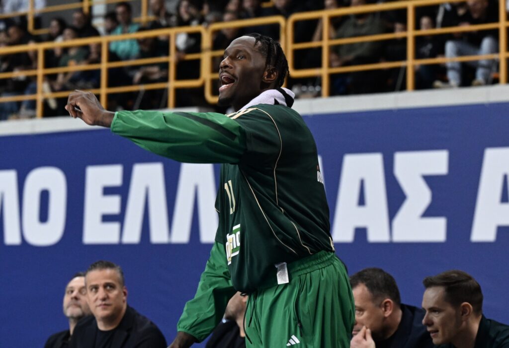 Χέιζ-Ντέιβις μετά το ντεμπούτο του: «Μπορώ να τα πάω καλύτερα στα ριμπάουντ»