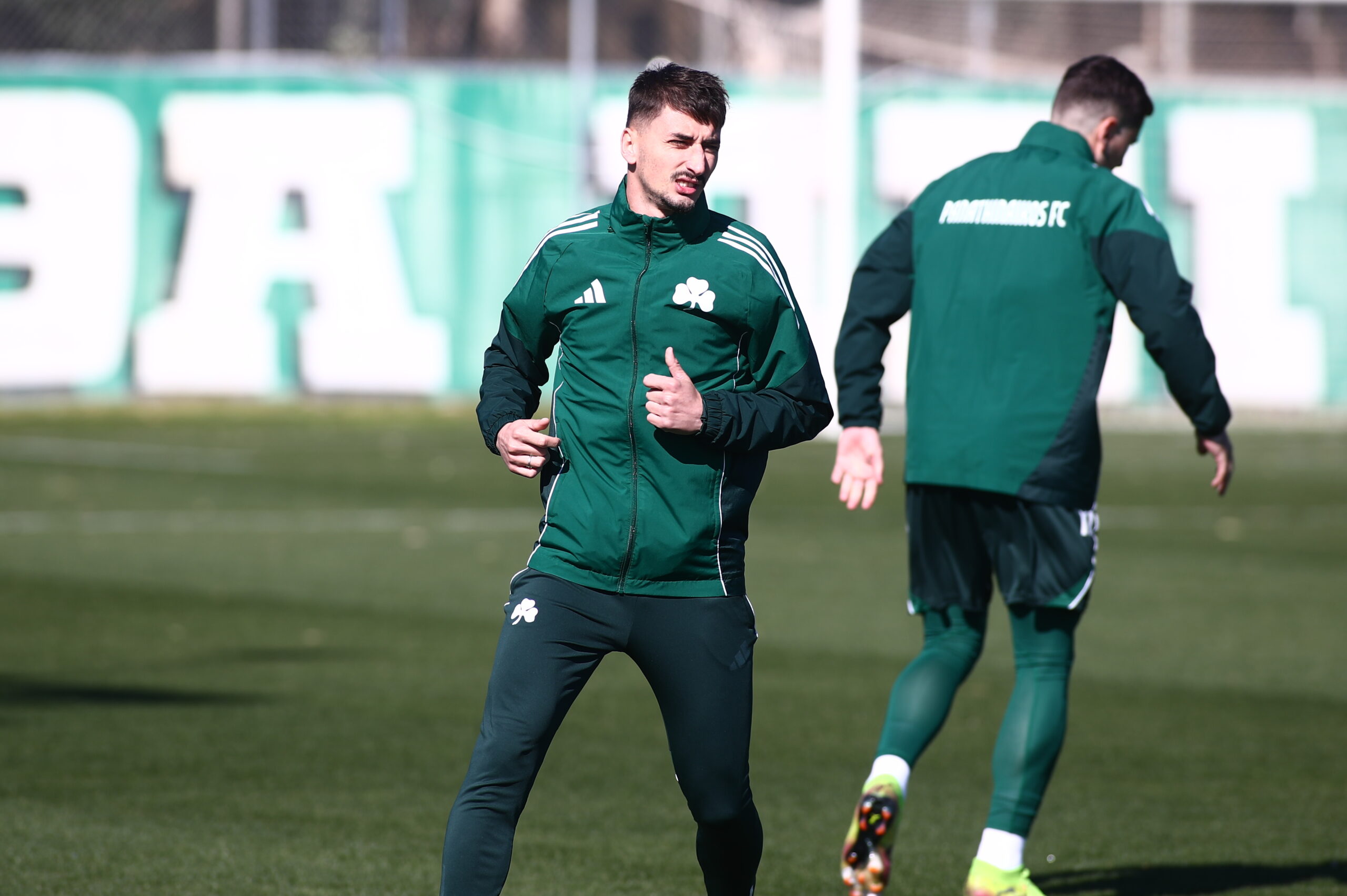 Φωτογραφίες: Με αέρα και κρύο η τελευταία προπόνηση του Παναθηναϊκού πριν τη Πλζεν