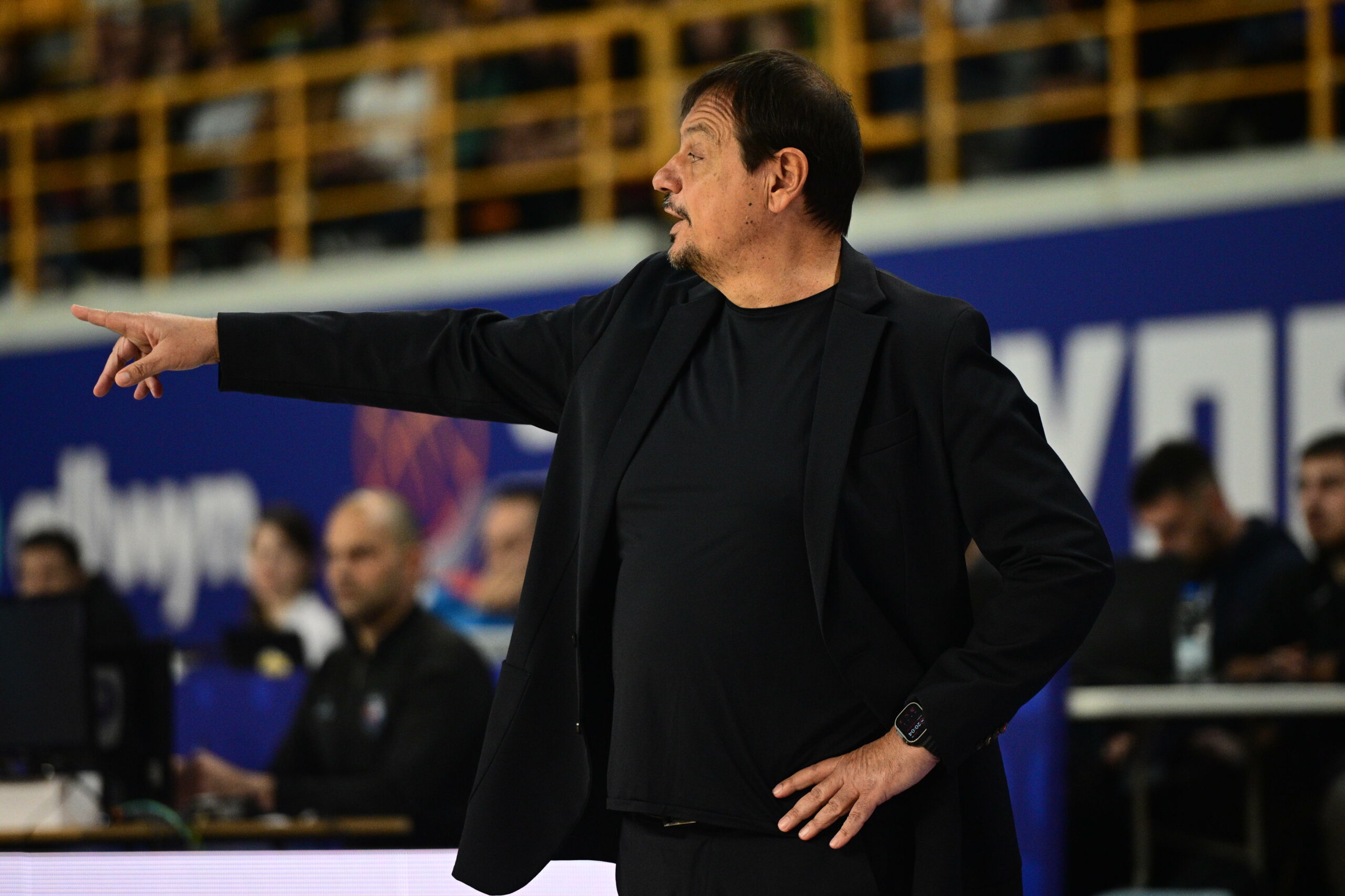 Απίστευτο: Ο Χέιζ-Ντέιβις μπήκε μέσα στο παρκέ να δείξει στους συμπαίκτες του πως να αμυνθούν! (video)