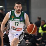 Απίστευτο: Ο Χέιζ-Ντέιβις μπήκε μέσα στο παρκέ να δείξει στους συμπαίκτες του πως να αμυνθούν! (video)